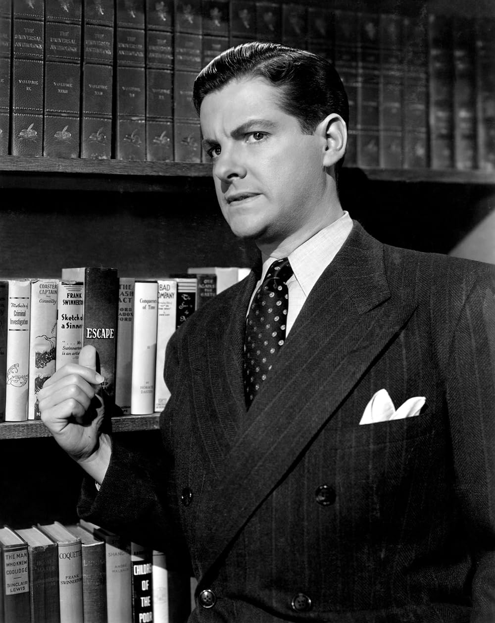 「逃走迷路」ロバート・カミングスの画像