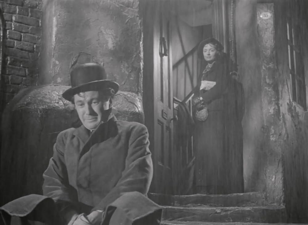 夜の来訪者の画像