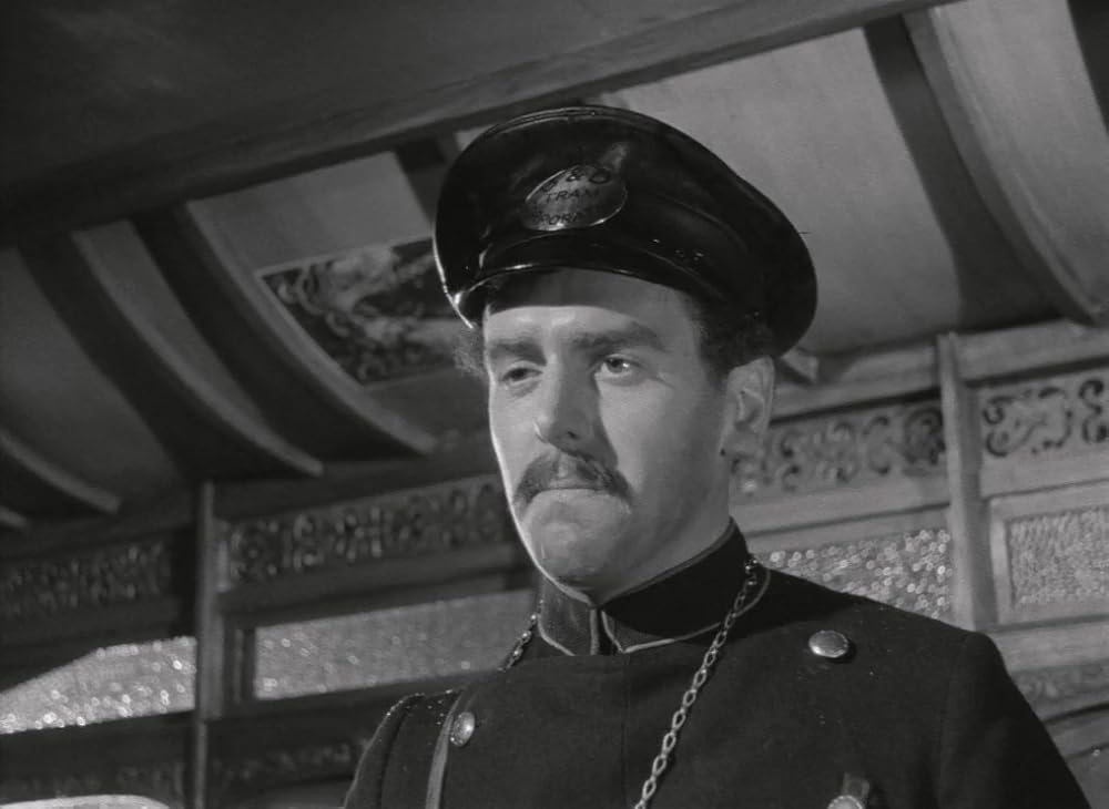 夜の来訪者の画像