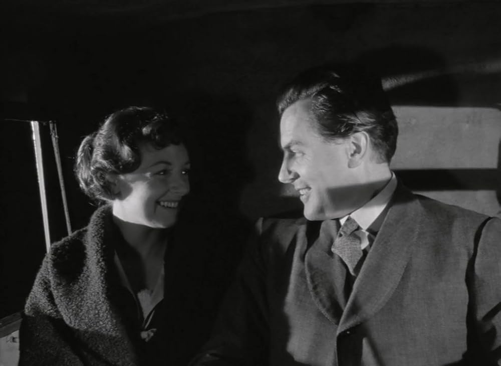 夜の来訪者の画像