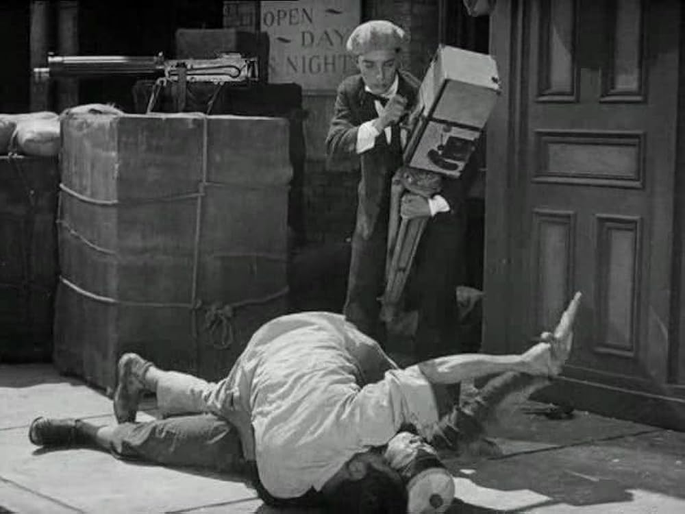 キートンのカメラマンの画像