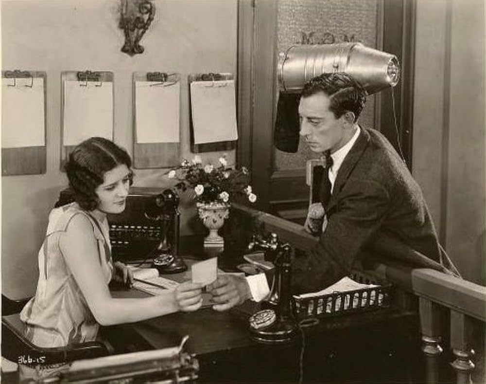 キートンのカメラマンの画像