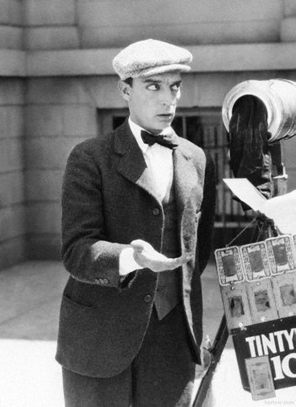 キートンのカメラマンの画像