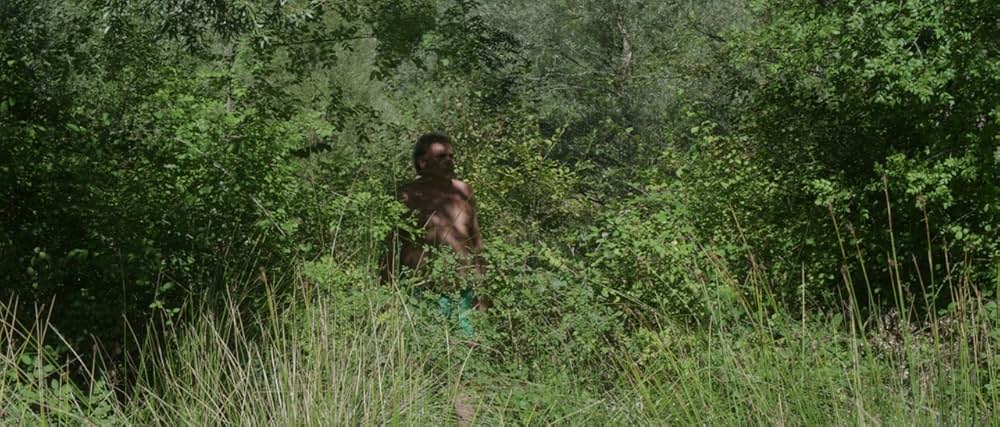 湖の見知らぬ男の画像