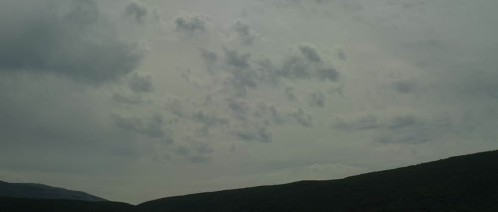 湖の見知らぬ男の画像