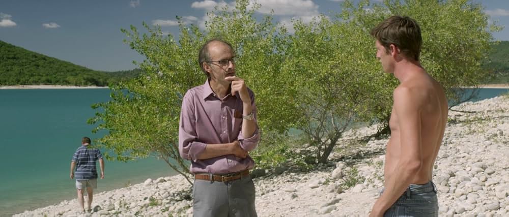 湖の見知らぬ男の画像