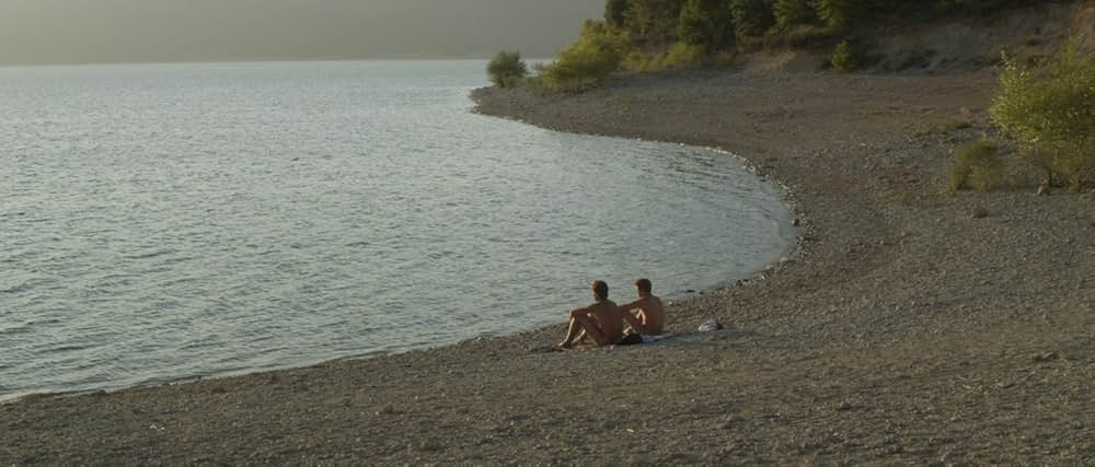 湖の見知らぬ男の画像