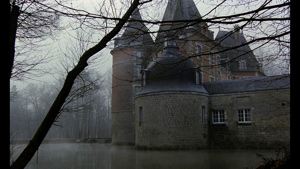 美女のうごめき／鮮血に染まる死霊の館の画像