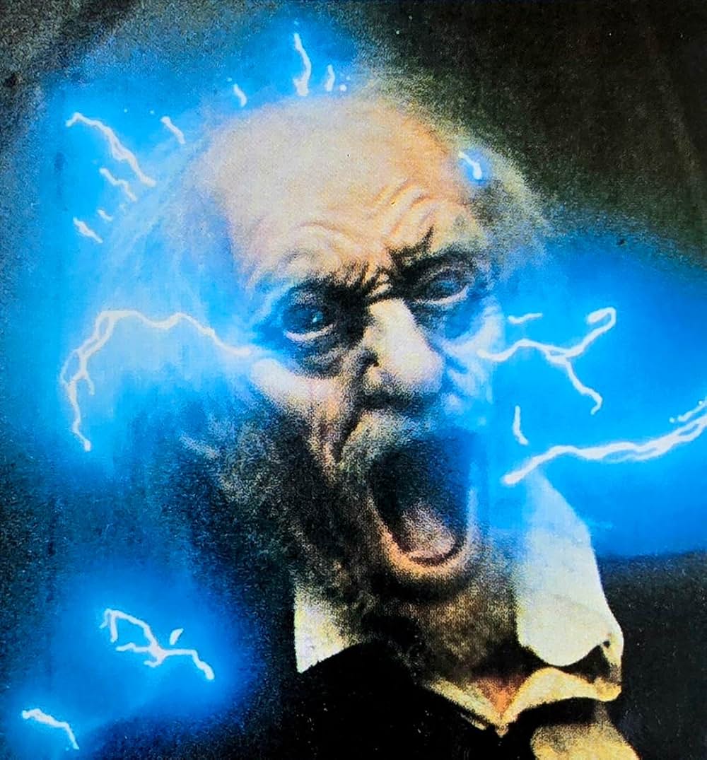 何かが道をやってくるの画像