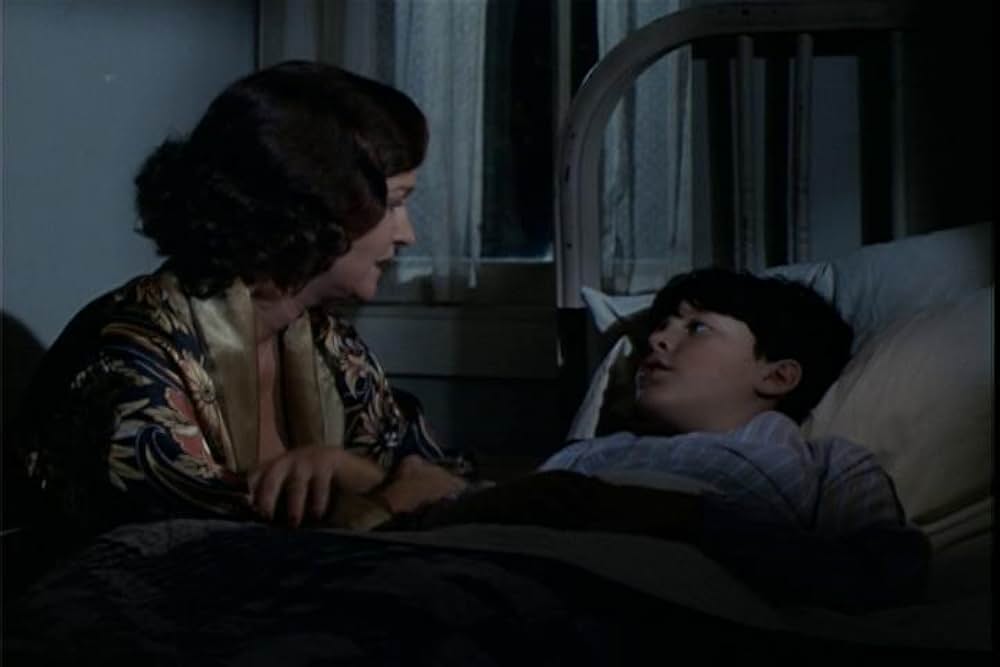 何かが道をやってくるの画像