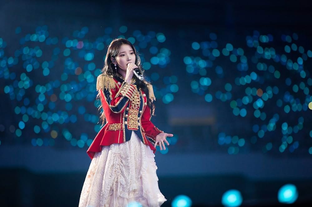 IU CONCERT: THE GOLDEN HOURの画像