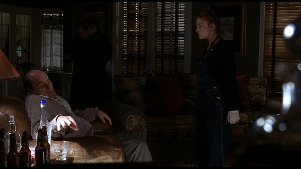 「クライム・アンド・パニッシュメント」マイケル・アイアンサイド & ジェームズ・デベロ & モニカ・キーナの画像