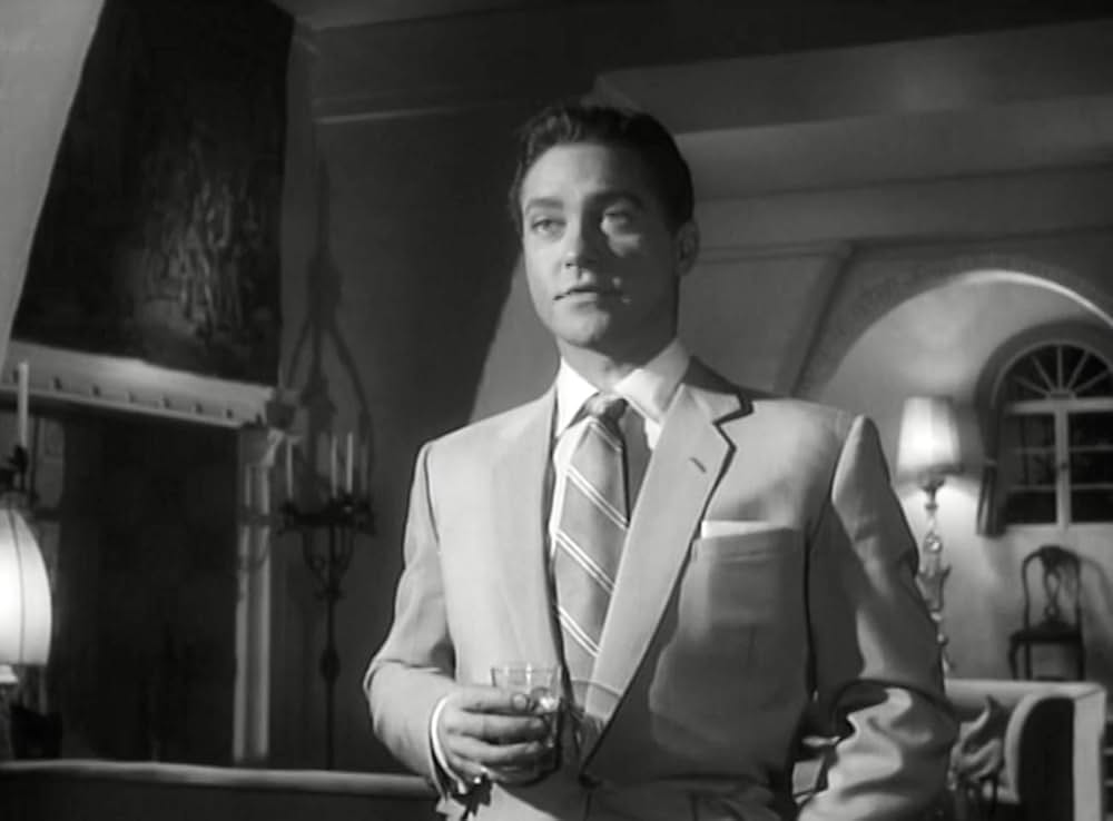 「生きていた男」の画像