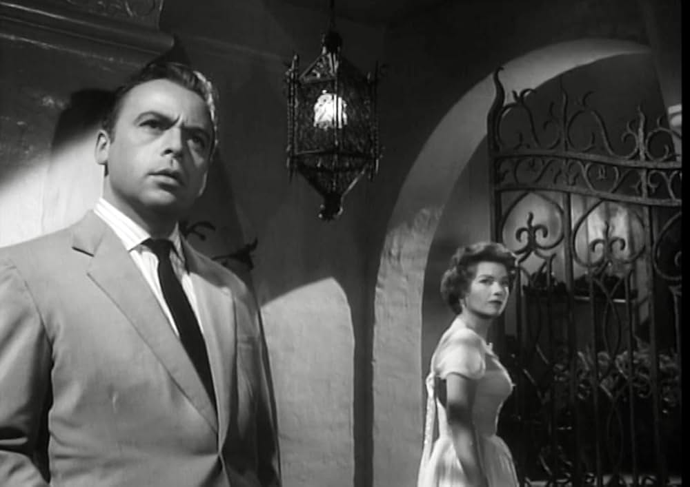 「生きていた男」の画像