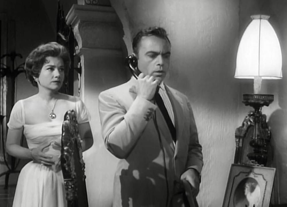 「生きていた男」の画像