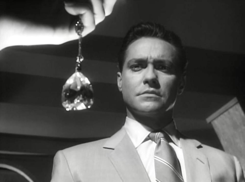 「生きていた男」の画像