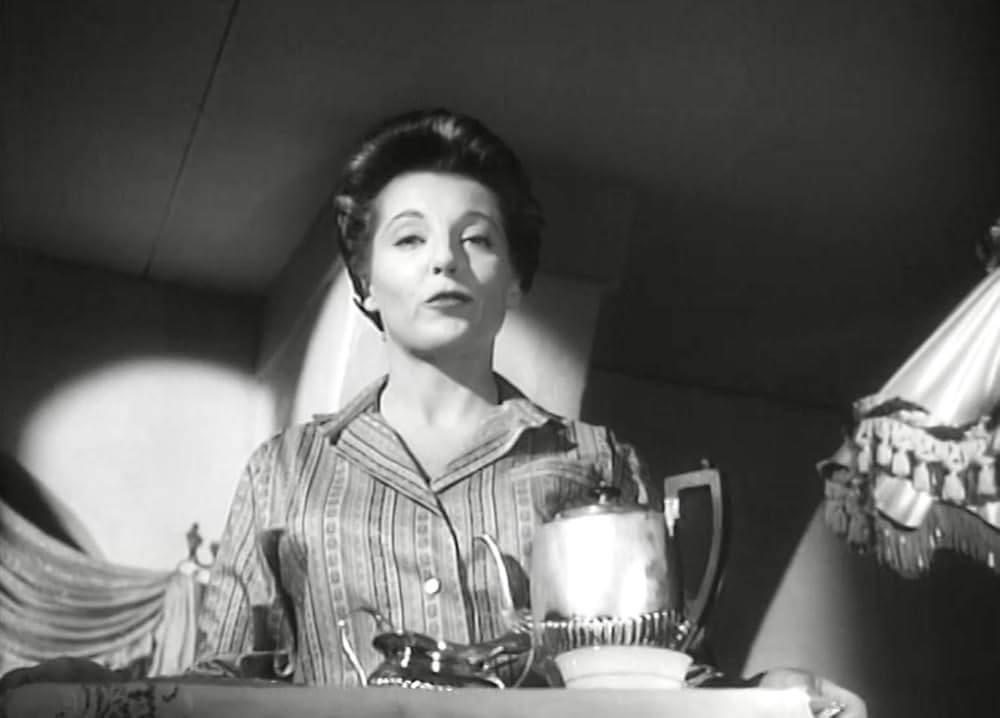 「生きていた男」の画像