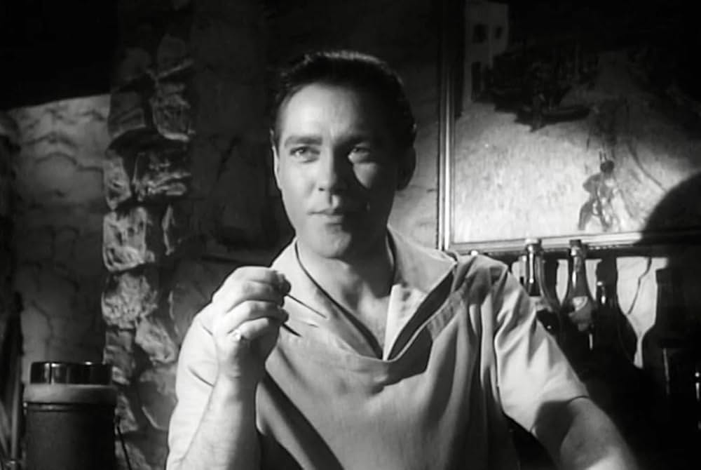 「生きていた男」の画像