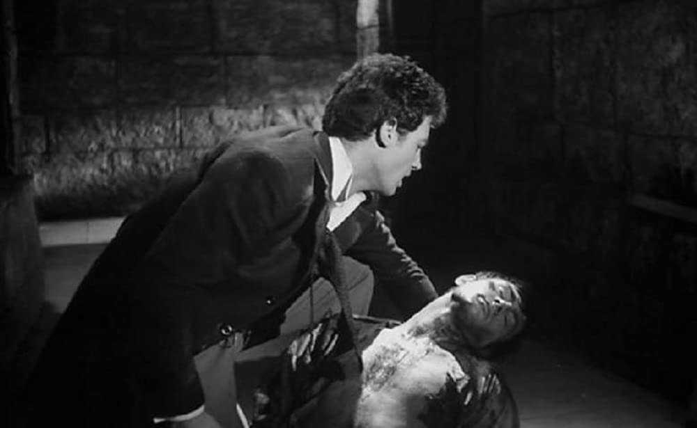 血ぬられた墓標の画像