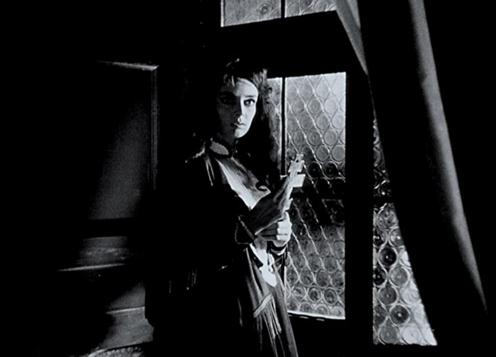 血ぬられた墓標の画像