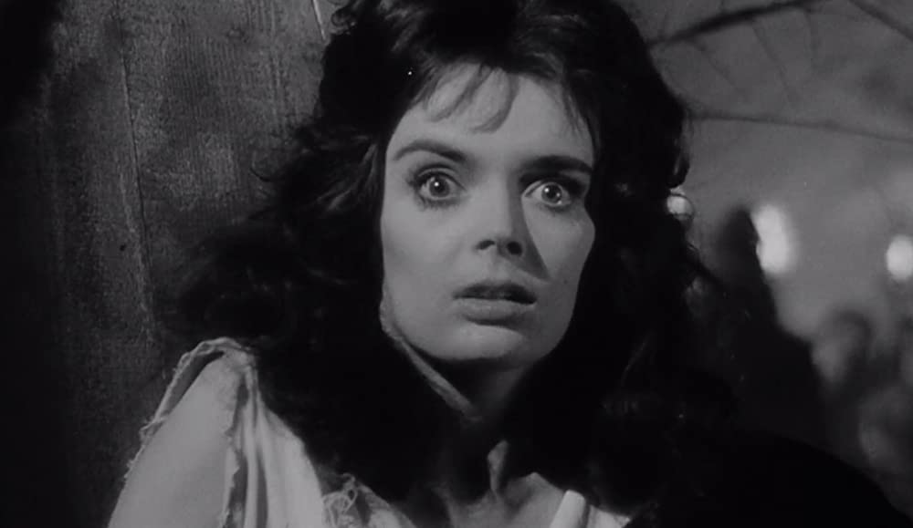 血ぬられた墓標の画像