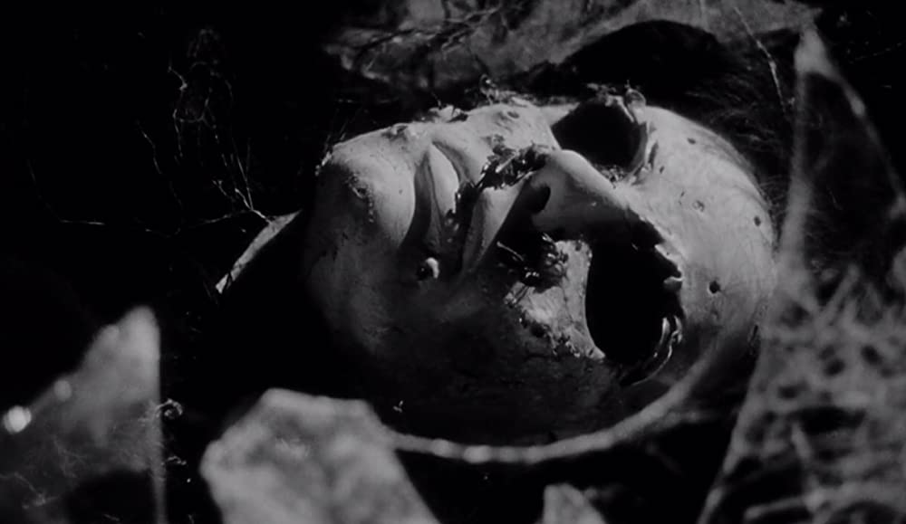 血ぬられた墓標の画像