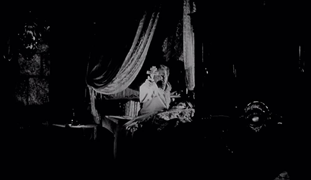 血ぬられた墓標の画像