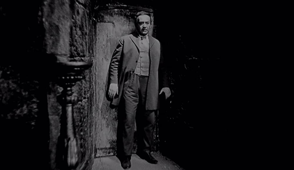 血ぬられた墓標の画像