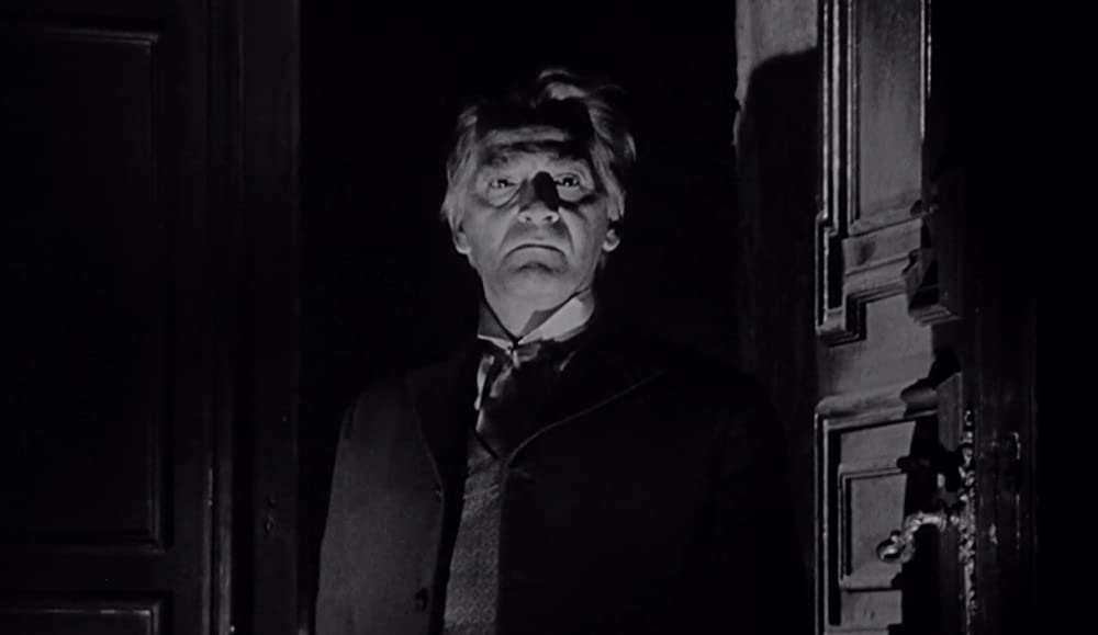 血ぬられた墓標の画像