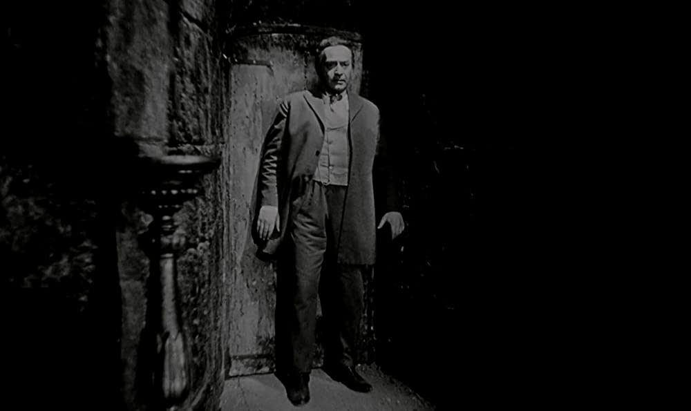 血ぬられた墓標の画像