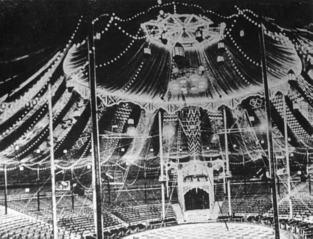 サーカス小屋の芸人たち 処置なしの写真