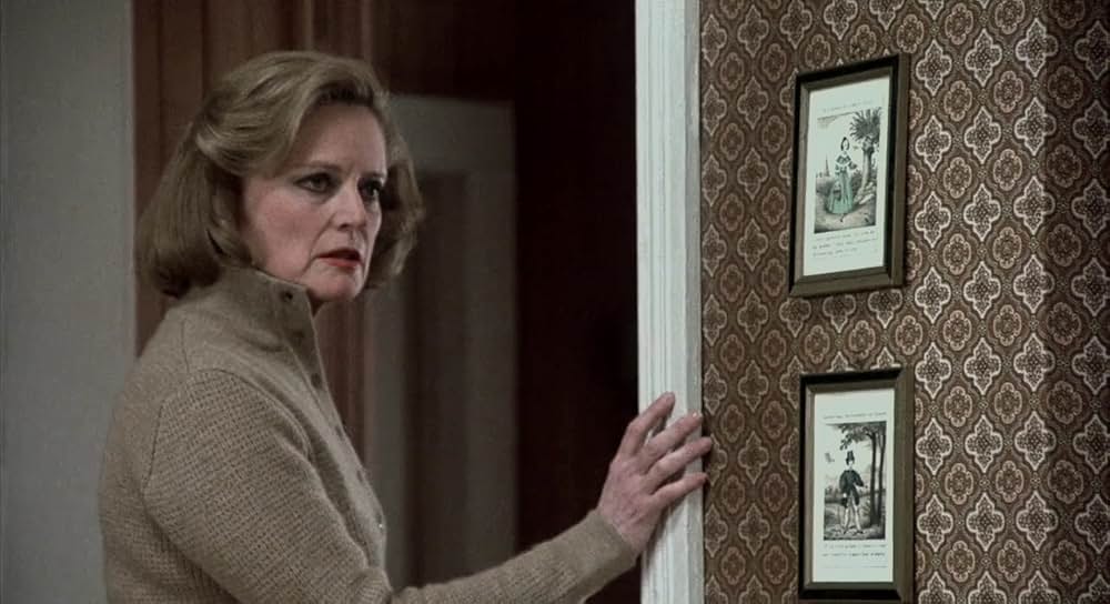 白い家の少女の画像