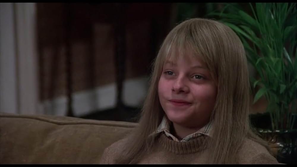 白い家の少女の画像