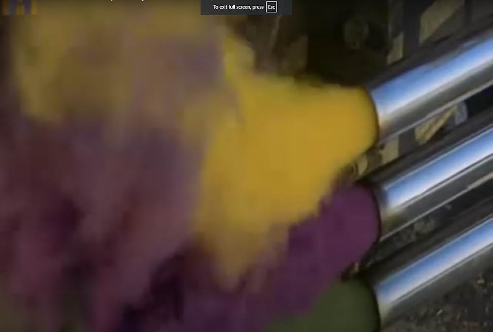 黄金の眼の画像