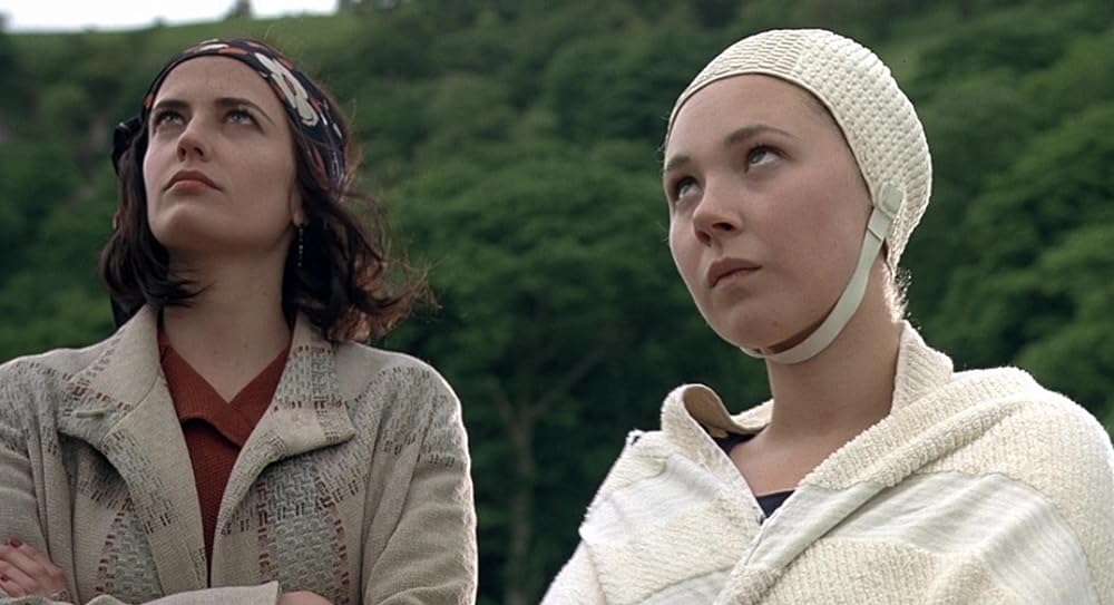 「汚れなき情事」ジュノー・テンプル & エバ・グリーンの画像