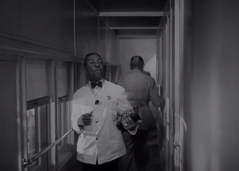 拳銃貸しますの画像