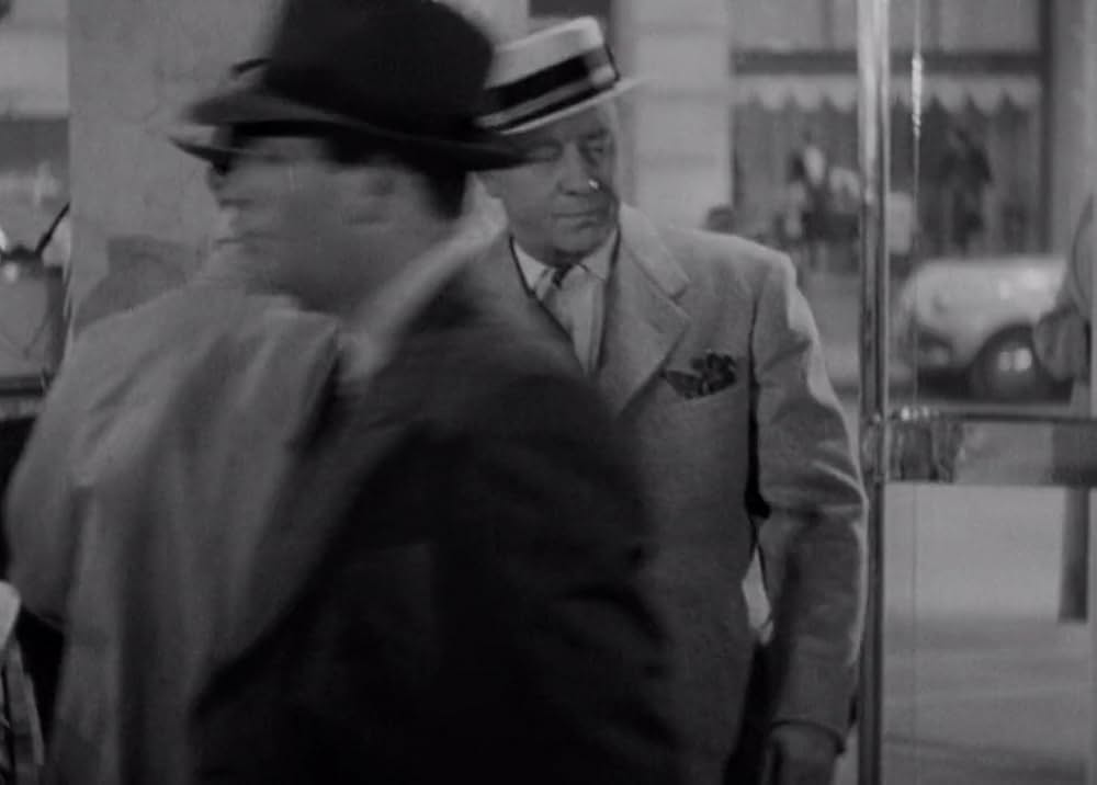 拳銃貸しますの画像