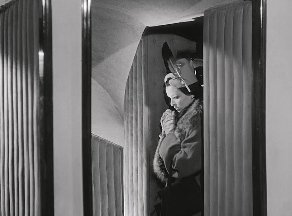 「愛と殺意」Lucia Bosèの画像