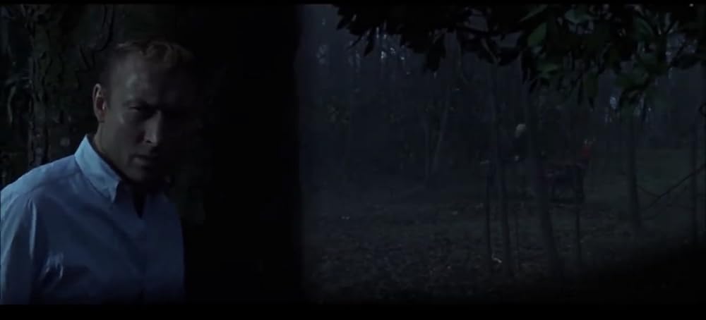 襲い狂う呪いの画像