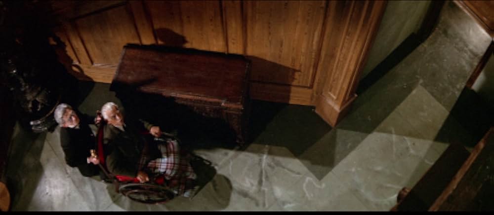 襲い狂う呪いの画像