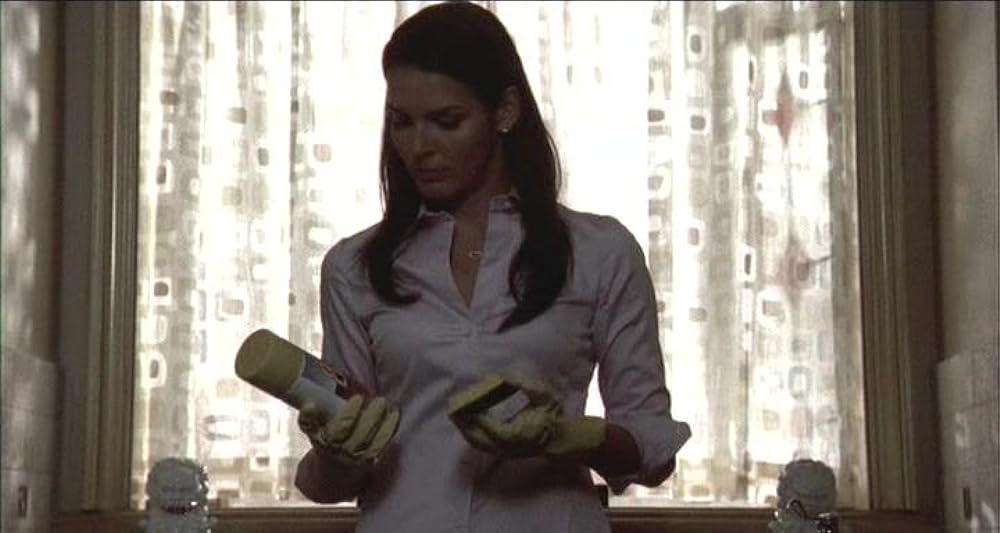 「グラスハウス2」アンジー・ハーモンの画像