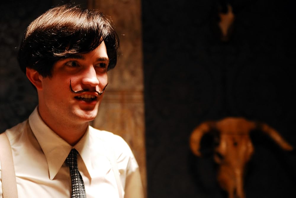 「天才画家ダリ 愛と激情の青春」ロバート・パティンソンの画像