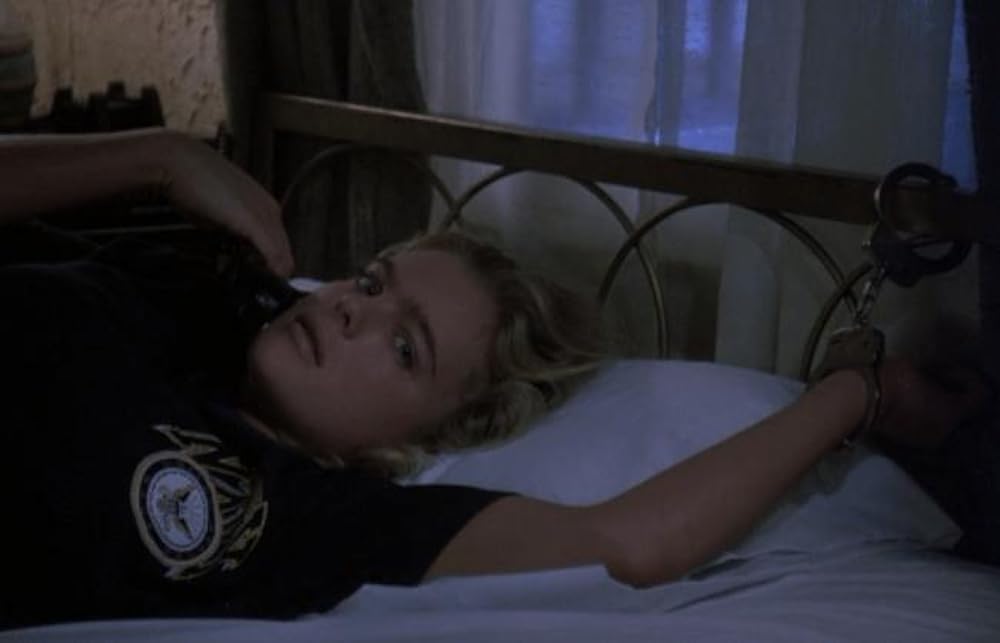 「逃げる天使」エリカ・エレニアックの画像