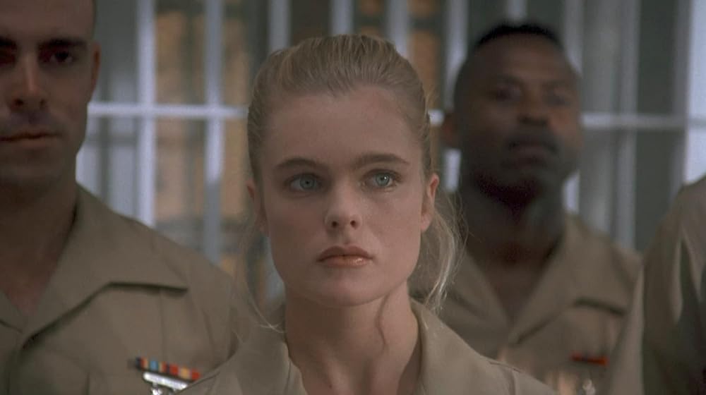 「逃げる天使」エリカ・エレニアックの画像