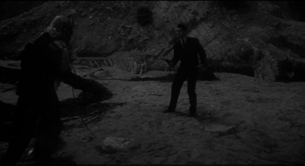 海獣の霊を呼ぶ女／怪物の女性の画像