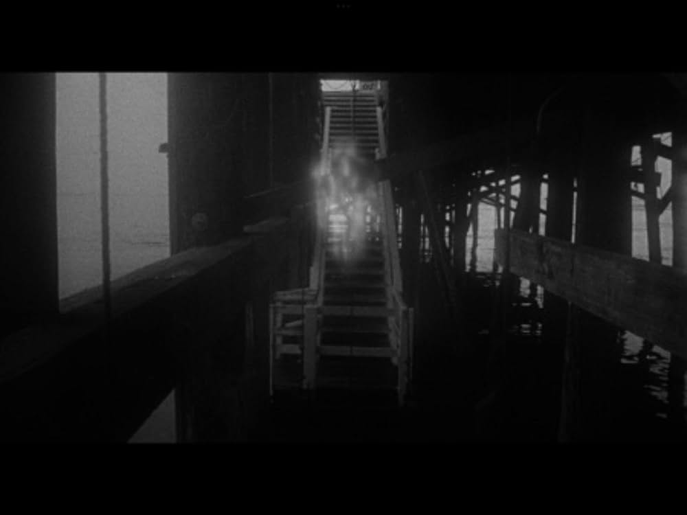 海獣の霊を呼ぶ女／怪物の女性の画像