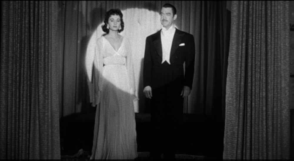 海獣の霊を呼ぶ女／怪物の女性の画像