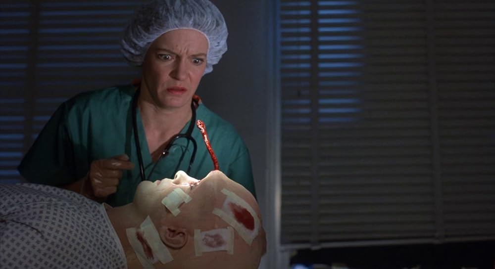 「フロム・ビヨンド」ジェフリー・コムズ & Carolyn Purdy-Gordonの画像