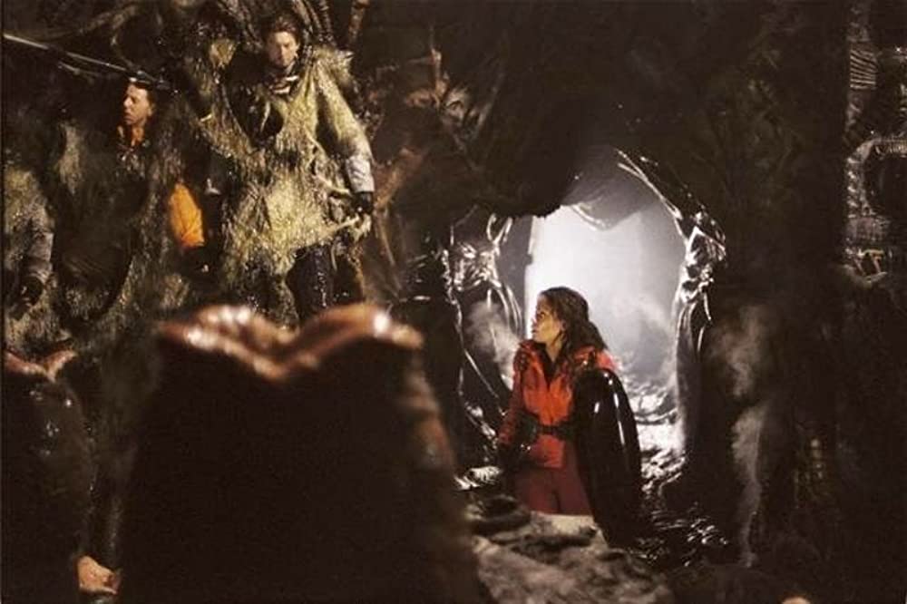 「エイリアンVS. プレデター」ユエン・ブレムナー & サナ・レイサン & トミー・フラナガンの画像