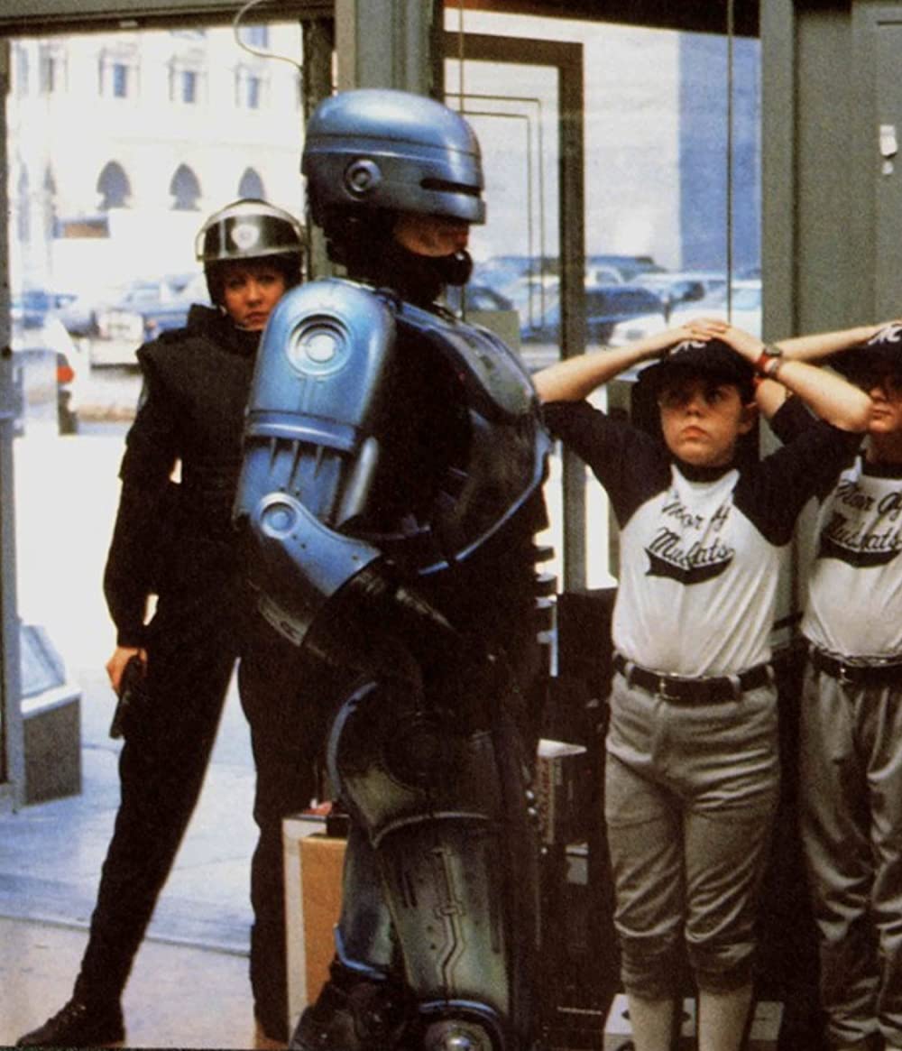 「ロボコップ2」ナンシー・アレン & ピーター・ウェラーの画像